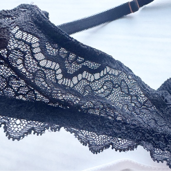 Victorias Secret 2 x Dream Angels Push up Bras in White & Black Lace - Picture 4 of 16